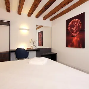 https://residence-modern-art.hotelinveneto.com